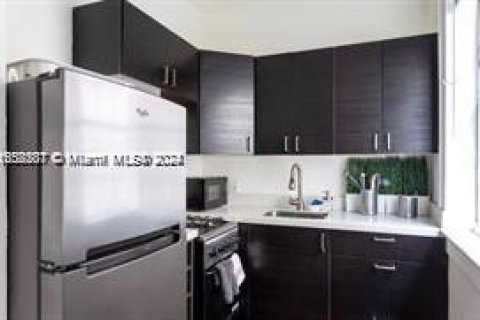 Casa en venta en Miami Beach, Florida, 30.19 m2 № 1360559 - foto 7