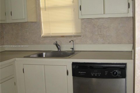 Condo in Davie, Florida, 2 bedrooms  № 1360501 - photo 2