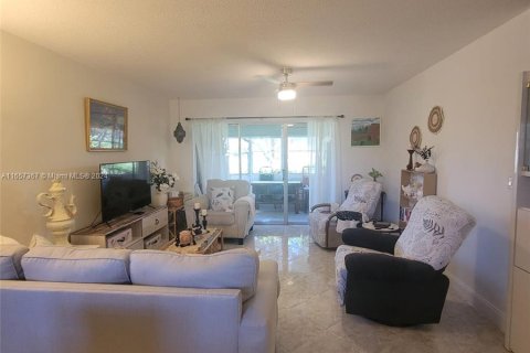 Copropriété à vendre à Palm Springs, Floride: 2 chambres, 83.61 m2 № 1360502 - photo 7