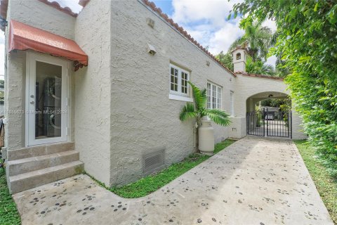 Villa ou maison à vendre à Coral Gables, Floride: 4 chambres, 183.48 m2 № 1360463 - photo 30