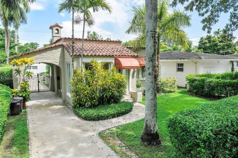 Villa ou maison à vendre à Coral Gables, Floride: 4 chambres, 183.48 m2 № 1360463 - photo 2