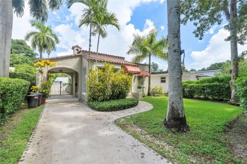 Villa ou maison à vendre à Coral Gables, Floride: 4 chambres, 183.48 m2 № 1360463 - photo 3