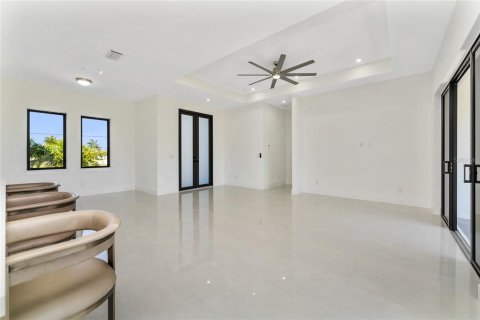 Villa ou maison à vendre à Punta Gorda, Floride: 3 chambres, 196.3 m2 № 1087535 - photo 7