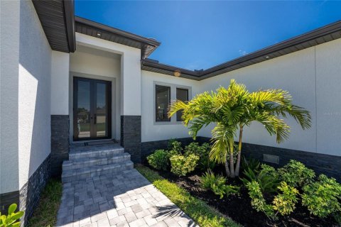 Villa ou maison à vendre à Punta Gorda, Floride: 3 chambres, 196.3 m2 № 1087535 - photo 3