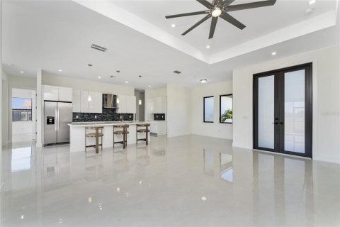 Villa ou maison à vendre à Punta Gorda, Floride: 3 chambres, 196.3 m2 № 1087535 - photo 4