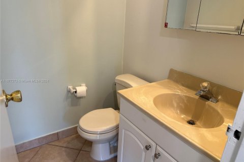 Condo in Sunny Isles Beach, Florida, 1 bedroom  № 1403012 - photo 8