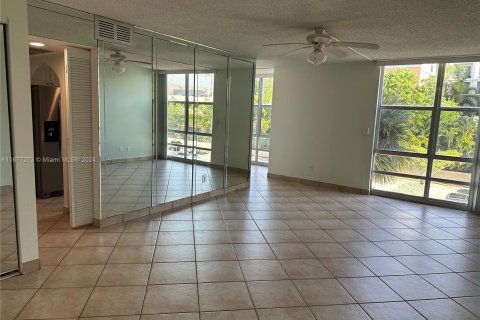 Condo in Sunny Isles Beach, Florida, 1 bedroom  № 1403012 - photo 24