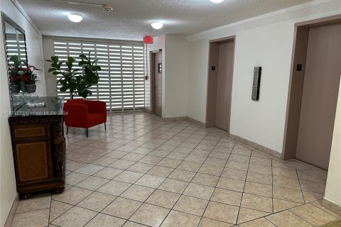 Condo in Sunny Isles Beach, Florida, 1 bedroom  № 1403012 - photo 27