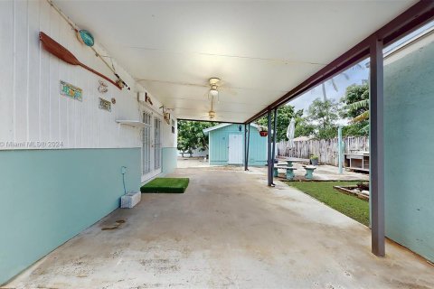 House in Homestead, Florida 4 bedrooms, 147.99 sq.m. № 1402971 - photo 18