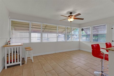 House in Tamarac, Florida 2 bedrooms, 103.68 sq.m. № 1394311 - photo 10