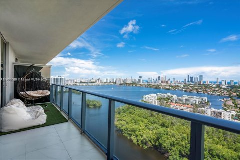 Copropriété à vendre à North Miami Beach, Floride: 2 chambres, 103.96 m2 № 1394268 - photo 8