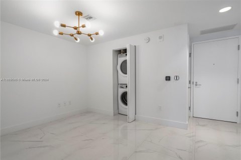 Copropriété à vendre à North Miami Beach, Floride: 2 chambres, 103.96 m2 № 1394268 - photo 21