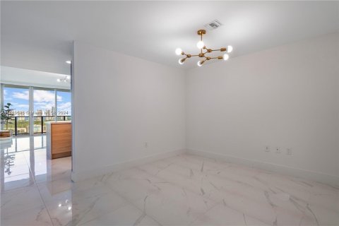 Copropriété à vendre à North Miami Beach, Floride: 2 chambres, 103.96 m2 № 1394268 - photo 20