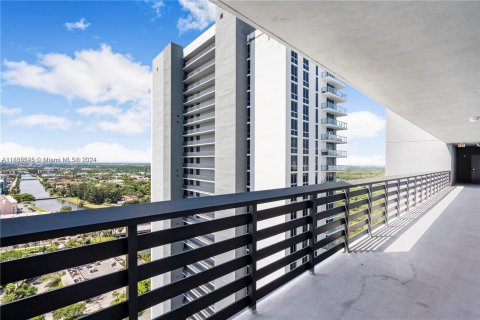 Condominio en venta en North Miami Beach, Florida, 2 dormitorios, 103.96 m2 № 1394268 - foto 25