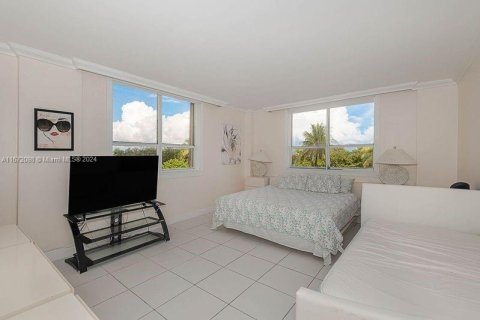 Condominio en venta en Bal Harbour, Florida, 2 dormitorios, 125.98 m2 № 1394309 - foto 3