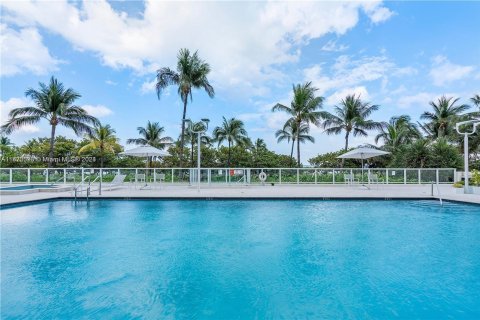 Condominio en venta en Bal Harbour, Florida, 2 dormitorios, 125.98 m2 № 1394309 - foto 5