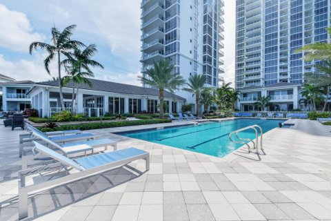 Condo in North Palm Beach, Florida, 3 bedrooms  № 1068352 - photo 15