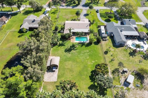 Villa ou maison à vendre à Cooper City, Floride: 4 chambres, 242.66 m2 № 1028795 - photo 14