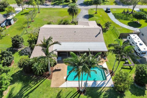 Villa ou maison à vendre à Cooper City, Floride: 4 chambres, 242.66 m2 № 1028795 - photo 17