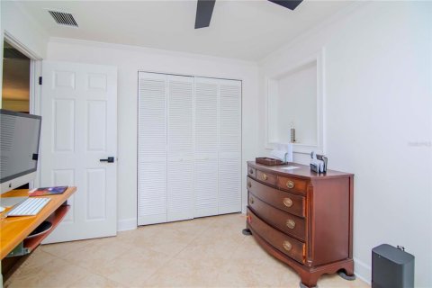 House in Tampa, Florida 3 bedrooms, 189.06 sq.m. № 1357670 - photo 16