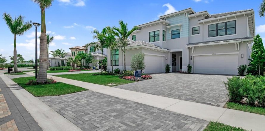 House in Palm Beach Gardens, Florida 5 bedrooms, 488.67 sq.m. № 1226855