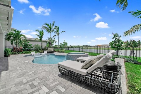 House in Palm Beach Gardens, Florida 5 bedrooms, 488.67 sq.m. № 1226855 - photo 6