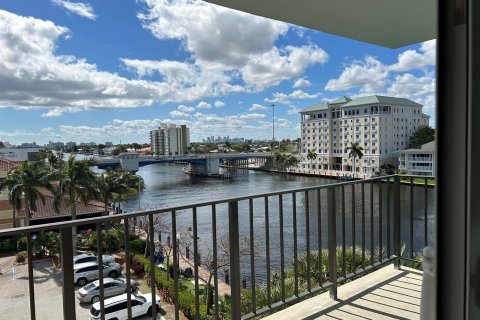 Condo in Fort Lauderdale, Florida, 2 bedrooms  № 1022353 - photo 11