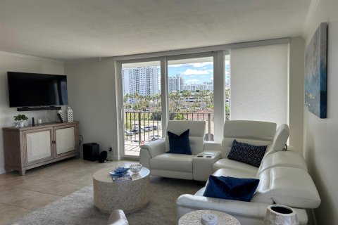 Condo in Fort Lauderdale, Florida, 2 bedrooms  № 1022353 - photo 9