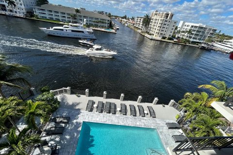 Condo in Fort Lauderdale, Florida, 2 bedrooms  № 1022353 - photo 1