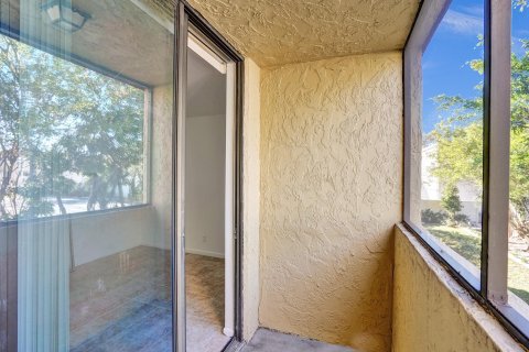 Copropriété à vendre à Deerfield Beach, Floride: 2 chambres, 108.7 m2 № 1022383 - photo 11