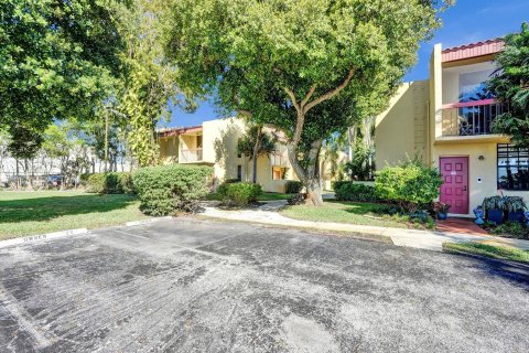 Copropriété à vendre à Deerfield Beach, Floride: 2 chambres, 108.7 m2 № 1022383 - photo 2