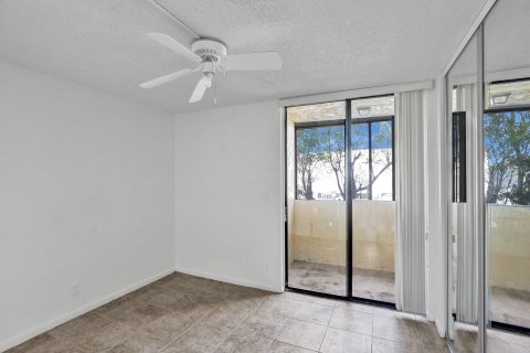 Copropriété à vendre à Deerfield Beach, Floride: 2 chambres, 108.7 m2 № 1022383 - photo 20