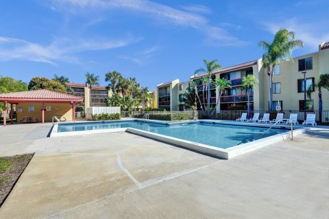 Copropriété à vendre à Deerfield Beach, Floride: 2 chambres, 108.7 m2 № 1022383 - photo 3