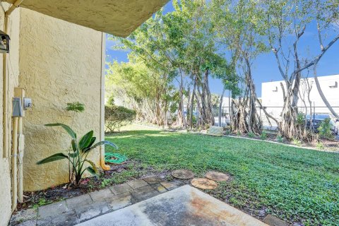 Condo in Deerfield Beach, Florida, 2 bedrooms  № 1022383 - photo 9