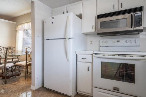 Condo in DeLand, Florida, 2 bedrooms  № 1193586 - photo 7