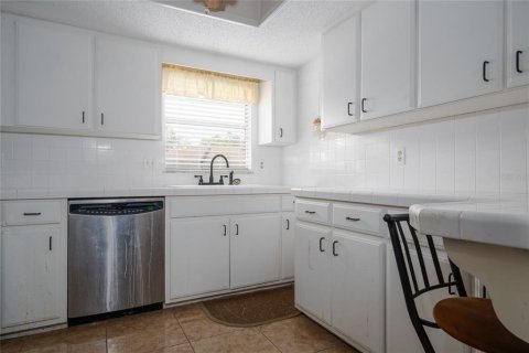 Condo in DeLand, Florida, 2 bedrooms  № 1193586 - photo 6