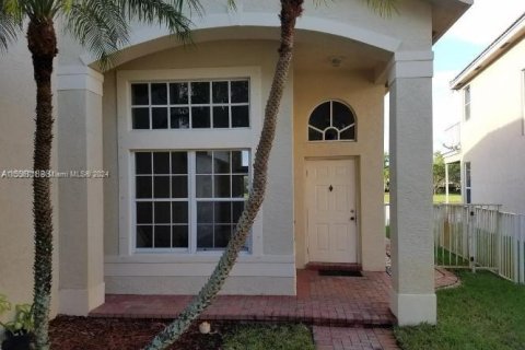 Villa ou maison à vendre à Miramar, Floride: 4 chambres, 234.49 m2 № 1078794 - photo 3