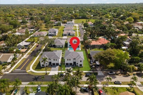 Villa ou maison à vendre à Palmetto Bay, Floride: 5 chambres, 336.03 m2 № 1067683 - photo 24
