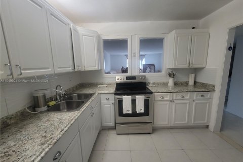 Copropriété à vendre à Lauderhill, Floride: 2 chambres, 101.08 m2 № 1067684 - photo 25