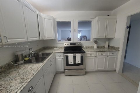 Copropriété à vendre à Lauderhill, Floride: 2 chambres, 101.08 m2 № 1067684 - photo 26