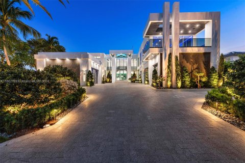 Villa ou maison à vendre à Fort Lauderdale, Floride: 6 chambres, 1082.13 m2 № 1372533 - photo 2