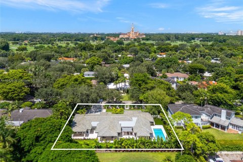 Villa ou maison à vendre à Coral Gables, Floride: 5 chambres, 459.59 m2 № 1372461 - photo 1