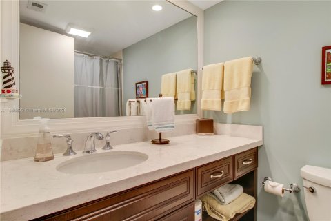 Condo in Tequesta, Florida, 3 bedrooms  № 1362379 - photo 24