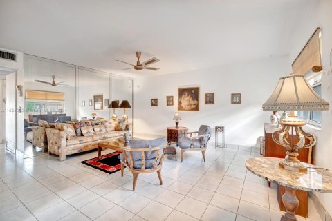 Condominio en venta en Delray Beach, Florida, 2 dormitorios, 81.75 m2 № 1372490 - foto 27