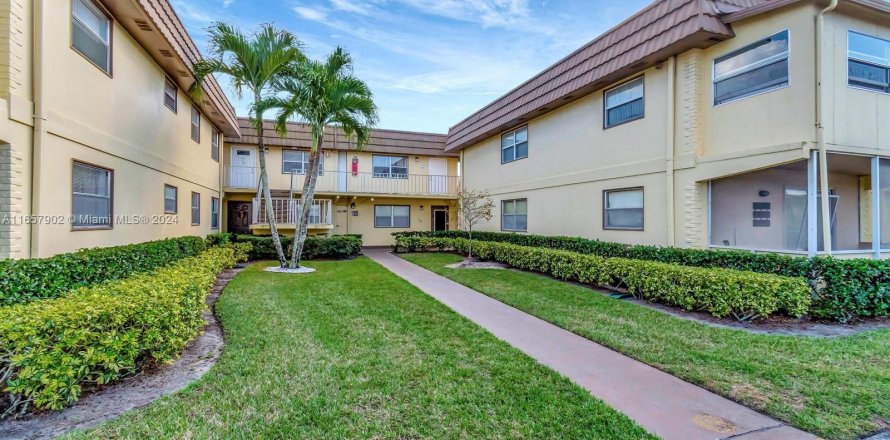 Condominio en Delray Beach, Florida, 2 dormitorios  № 1372490