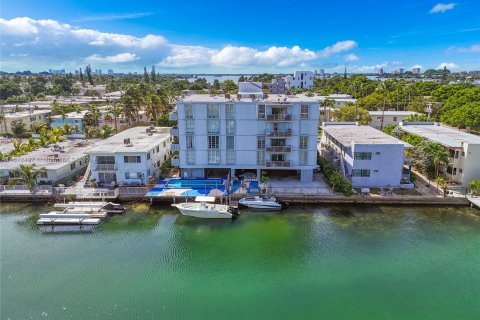 Copropriété à vendre à Miami Beach, Floride: 4 chambres, 116.22 m2 № 1396909 - photo 4