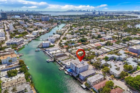 Copropriété à vendre à Miami Beach, Floride: 4 chambres, 116.22 m2 № 1396909 - photo 2