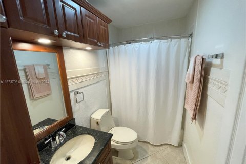 Touwnhouse à vendre à Miami Lakes, Floride: 3 chambres, 135.64 m2 № 1396865 - photo 12