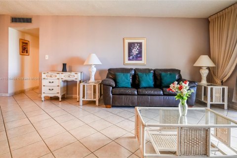 Condominio en venta en Dania Beach, Florida, 2 dormitorios, 106.28 m2 № 1035227 - foto 15