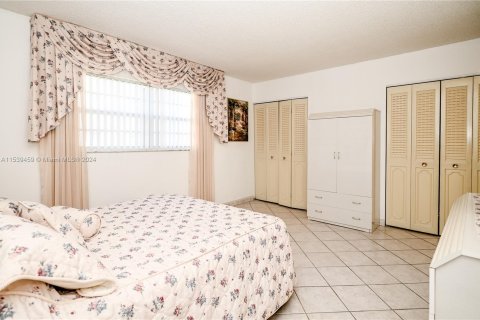 Condominio en venta en Dania Beach, Florida, 2 dormitorios, 106.28 m2 № 1035227 - foto 25